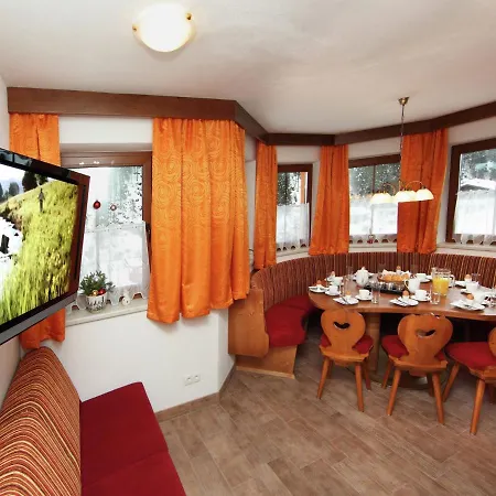 Spacious Holiday In Hinterglemm Near Ski Area بيت للعطل *